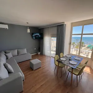 Wave Beachfront Aparthotel
